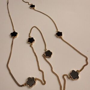 Elegant Gold Clover Necklace